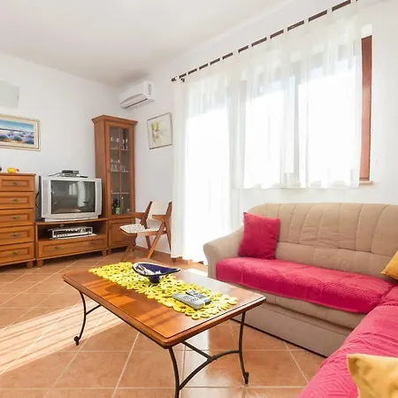 Tatil Evi House With Pool Near Split Trilj
